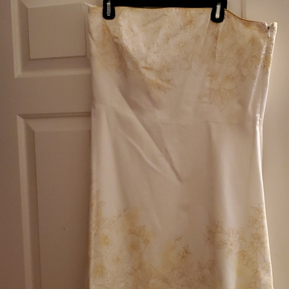 Dress - Picture 5 of 9